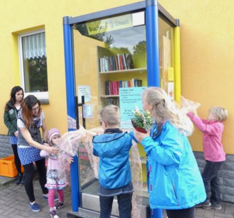 RÜCKBLICK VOM ANKERPLATZ Willkommen auf der Bücher-Insel am Christl. Kinderhaus Ankerplatz Zum Tag der offenen Tür eröffneten wir unsere "Bücher-Insel" vor dem Kinderhaus.