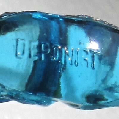 blaues Pressglas, H 18,5 cm, D 8,2 cm