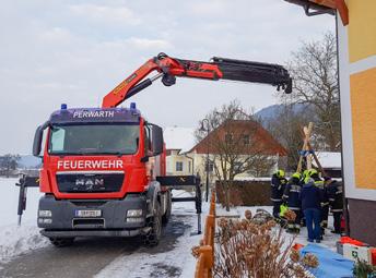 Übungen und Schulungen 42 Wasserdienstübungen 1 Ladekrankurs (Prüfung) 2