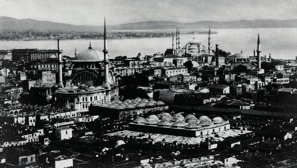 Konstantinopel, das heutige Istanbul, im Jahr 1910 kurz bevor für das Osmanische Reich der Erste Weltkrieg begann (Urheber unbekannt) EIN KRIEG MIT VIELEN ENDEN RUBIN 2/15 Markus Koller ist Experte