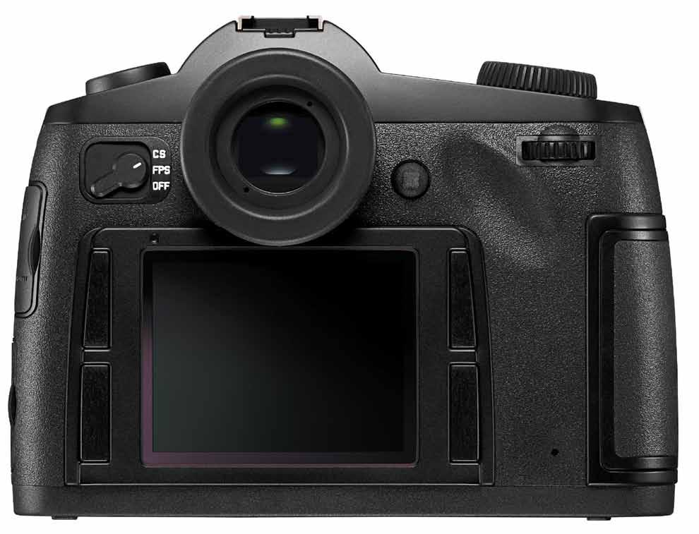 (Abbildung 1:1) Der große, helle Sucher der Leica S zeigt ein brillantes Bild und informiert über die Aufnahmeparameter, den Kamerastatus und die Ausrichtung.