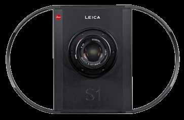 Die erste Leica mit Wechselgewinde und -Objektiven kot auf den Markt.