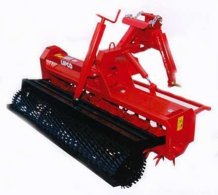 Typ RBD zum Anbau an (Klein-)traktoren Vorteile: Insbesondere auf harten Flächen arbeitet das Gerät effizient. Durch die wankelnde Bewegung dringen die Vollsponns leichter in den Boden ein.