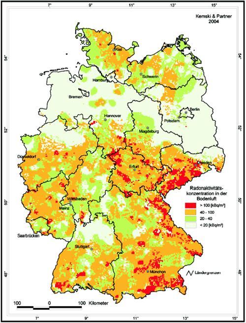 1. Einführung Situation in Deutschland Erhöhte Werte der Bodenradonkonzentration konzentrieren sich auf einige Mittelgebirgsregionen und die Alpen Gefährdung durch erhöhte Radonkonzentration in der