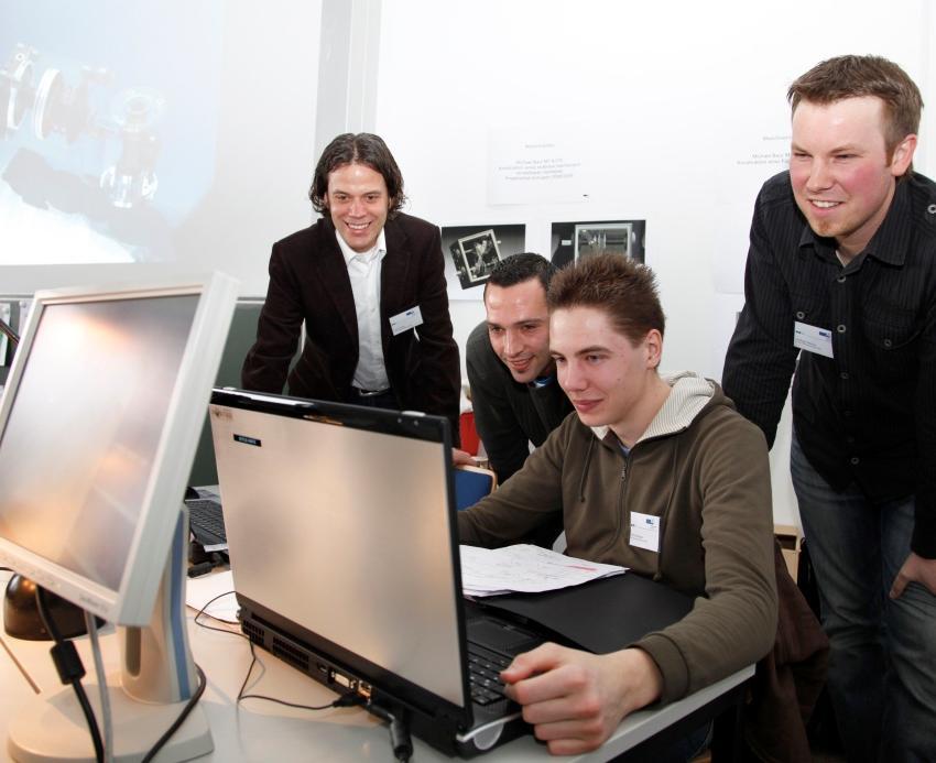 Die Technikerschule Augsburg Vorstellung der TA Aktivierende Lehrmethoden aus Bibliotheks- und Schulsicht Die TA Standortfaktor in der Region Augsburg / Schwaben 900