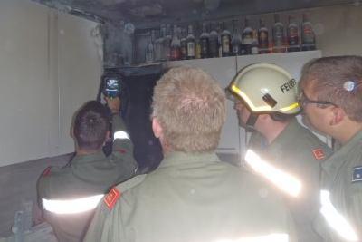 2015 Kontrolle der Brandausbruchsstelle mit der Wärmebildkamera in Kimpling.