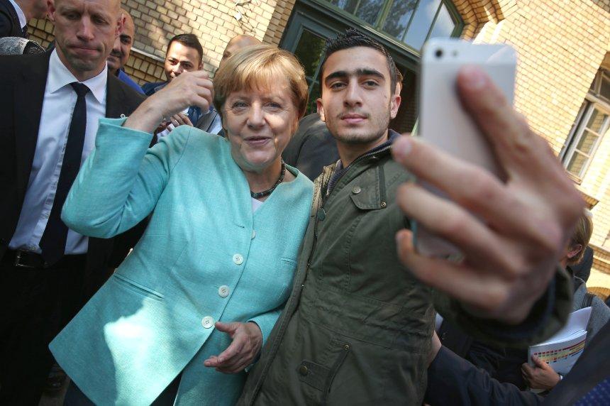 Merkel Selfie mit