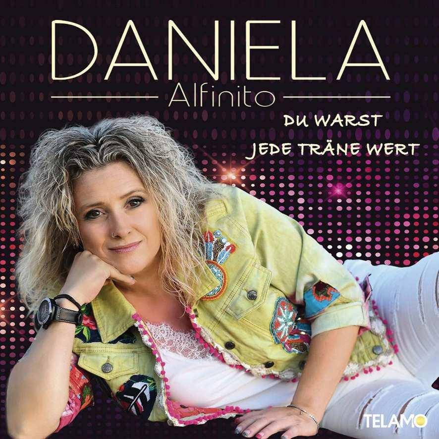 Daniela Alfinito Telamo / Warner Music VÖ 4. Januar 2019 Du warst jede Träne wert 1. Du warst jede Träne wert - 2. Zwischen Himmel und Hölle - 3. Zwei Herzen im Wind - 4. Hallo Du - 5.