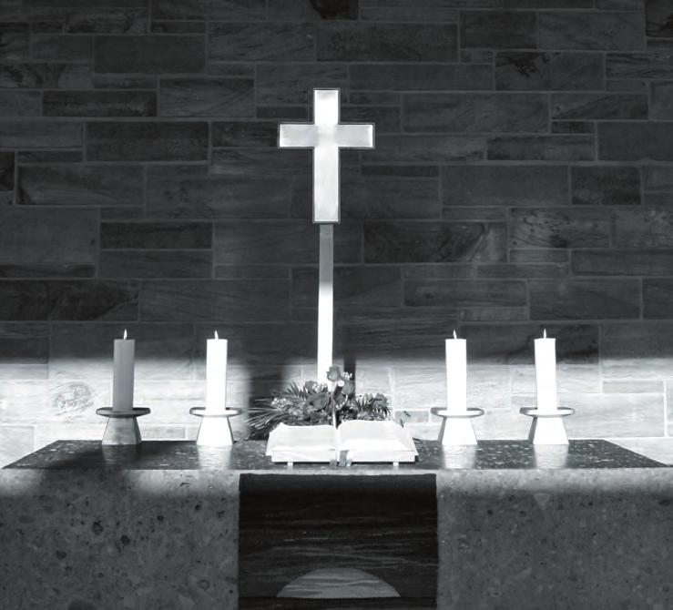 Gemeindegruß Versöhnungskirche März 2012 bis Juni 2012 Aluminium und Sandstein - Symbole für Himmel und Erde Hinter dem Altar der