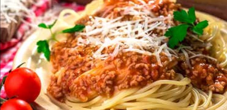 Pastabar Folgende Pasta stehen Ihnen zur Auswahl Penne, Spirali, Spaghetti (a,c,g) Pasta Napoli in einer feinen Tomatensauce (a,g) 4,50 Pasta Bolognese mit einer leckeren Hackfleischsauce (a,g) 5,90