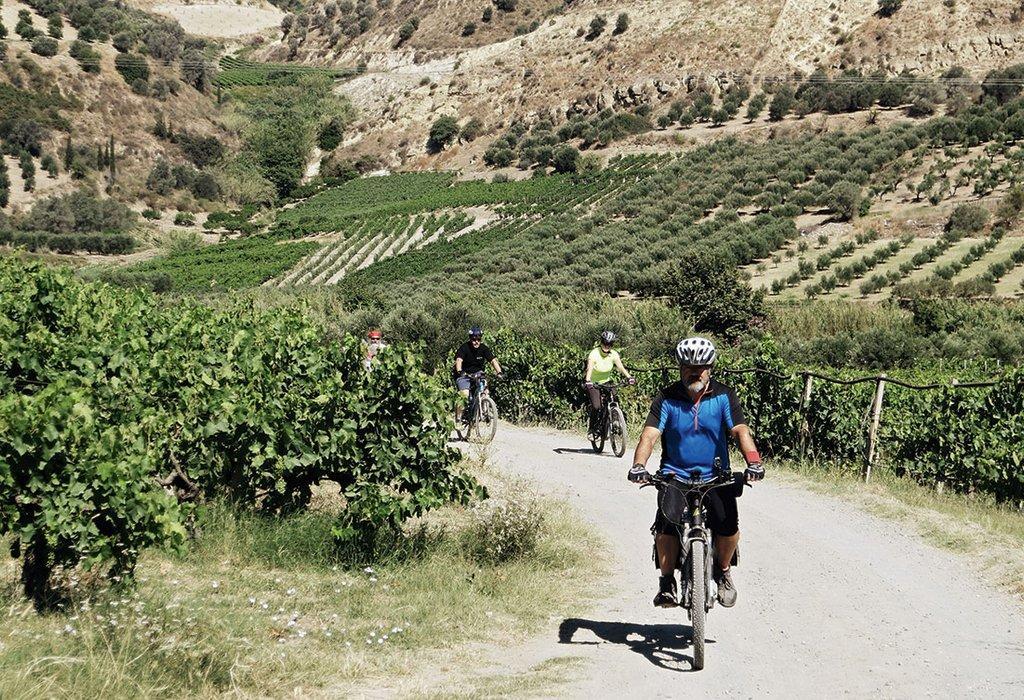 Kreta - Einblicke in Land, Kultur und Kulinkarik Geführte E-Bike Reise, Griechenland Radfahren gehört zu den schönsten Aktivitäten, speziell um eine Urlaubsregion kennen zu lernen.