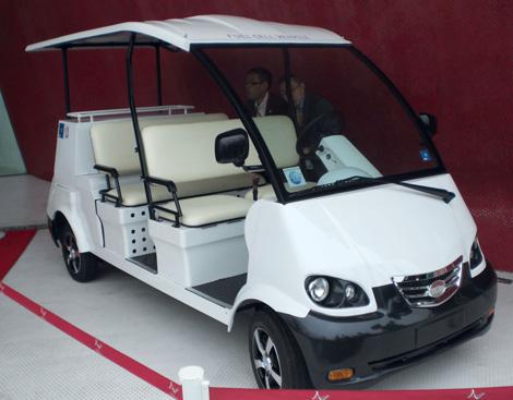 Weiter fahren mit Elektromotoren 开着电动车走天涯 AVL Fuel Cell Commuter nennt sich ein kürzlich in Shanghai präsentiertes Elektroauto mit eingebauten Brennstoffzellen.