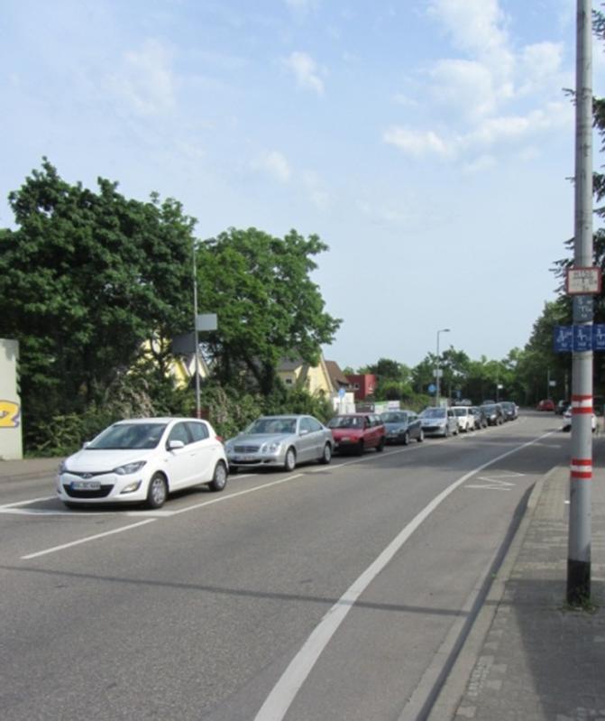 Bild 5: Temporärer Rückstau Knotenpunkt Floßwörthstraße, Abendspitze Die Bewertung des Verkehrsablaufs an den bestehenden Knotenpunkten im