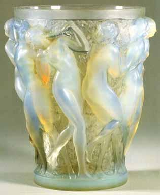 2007-4/238 Philippe Decelle, Opalescence - Le verre moulé des années 1920-1930, Bruxelles 1986 Fig. 8. Vase Bacchantes, No.
