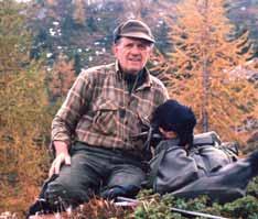 Den Hinterbliebenen gilt unser Mitgefühl. Die Jäger von Lappach Anlässlich des Abschlussessens Ende der Jagdsaison 2004, das im Gasthof»Dolomiten«in Prags am 17.12.