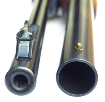 Die doppelläufige Bockflinte ist waffenrechtlich als Einzelladerwaffe einzuordnen. Sie kann zum Wurfscheibenschießen von einem 18-jährigen Schützen mit waffenrechtlicher Erlaubnis erworben werden.