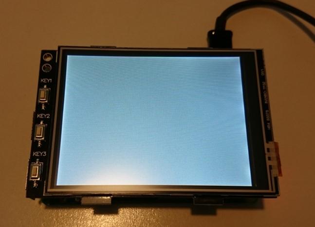 5 TFT-Display so auf den Raspberry Pi auf, dass dieses auf den ersten 26 Pins der GPIO-Steckleiste aufgesteckt