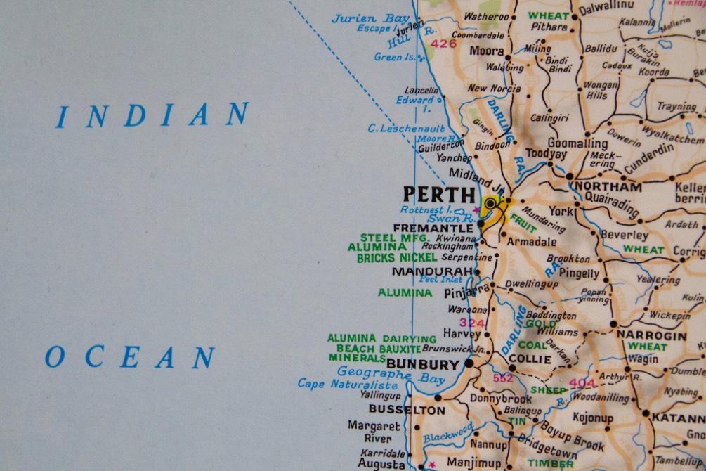 Western Australia (WE): Hauptstadt: Perth Der größte Staat Australiens ist Western Australia. Wenn man sich das australische Outback vorstellt, denkt man an Western Australia.