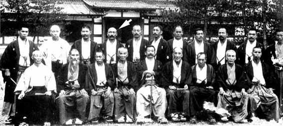 Daigo schreibt dazu: Seit der Gründung des Judo 1882 haben Meister Kano und seine Schüler das Studium des Judo beständig weiter entwickelt.