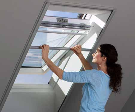 VELUX Storen VELUX roof windows Insektenschutzrollo Geniessen Sie Tag und Nacht frische Luft, ganz ohne Insekten.