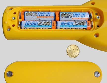 Handhabung Benutzerdefinierte Setups zum einfachen Aufrufen von Geräteeinstellungen Batterieschonende Abschaltautomatik nach wählbarer Zeit Hold-Taste zum Einfrieren eines Messwerts Tastensperre zur