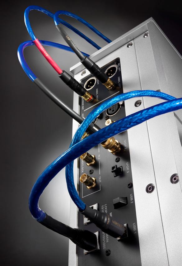 Ethernet-Kabel Das perfekte Übertragungsmedium für Ihre Daten Hochwertige Ethernet-Kabel sind entscheidend, wenn es um den Anschluss erstklassiger AV- Komponenten an ein Heimnetzwerk geht.