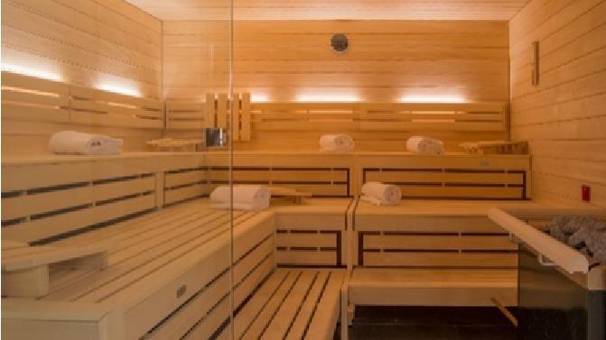 entspannen, hat man die Wahl zwischen Dampfbad und Sauna.