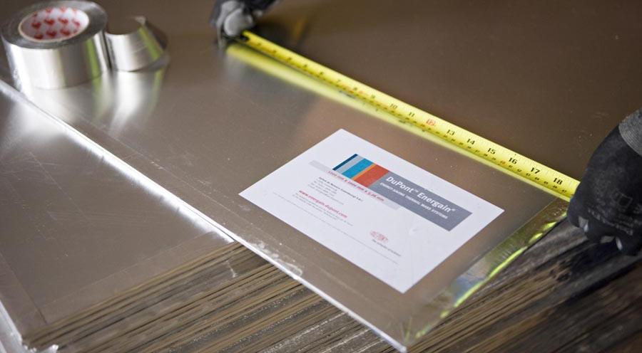 Kalorimetrische Messungen mit dem Heat Flow Meter Erste Testmessungen an PCM Energain Board Ausgewählte Probe: DuPont Energain Board Mischung aus Ethylen-basiertem Polymer (40%) und Paraffin (60%),