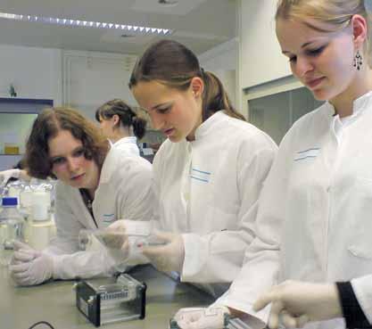 Naturwissenschaften Nach dem obligatorischen Biologieunterricht werden die Schülerinnen und Schüler in der 6.