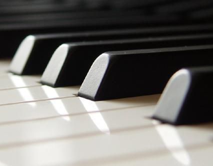 Klavierlack-optik Unterstützung der Bildung von Obe