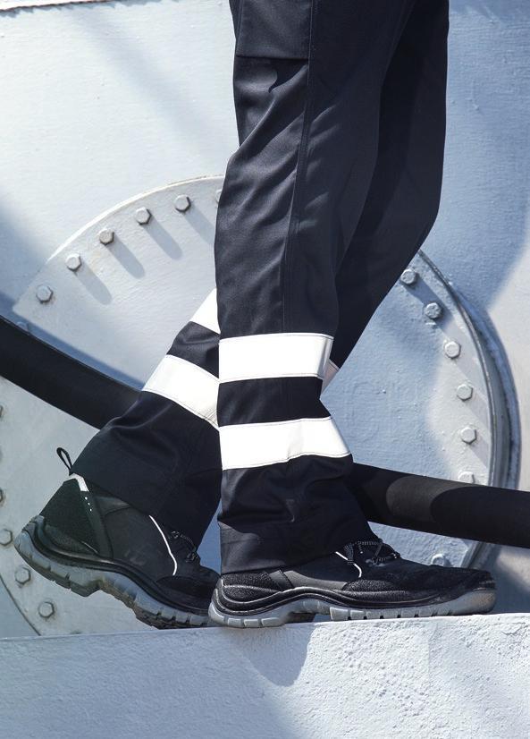 SICHERHEITSSCHUHE S3 & S1P Sicherheitsschuhe schützen vor den Gefahren, denen Ihre Füße täglich am Arbeitsplatz ausgesetzt sind.