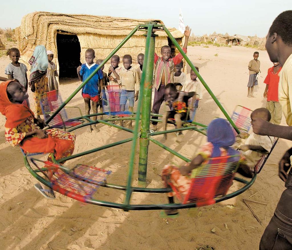 Camp für traumatisierte Kinder in Darfur, Sudan /UNICEF/S. Noorani 4. Recht auf Spiel und Freizeit Alle Kinder haben das Recht, zu spielen, Sport zu treiben und sich auch auszuruhen.