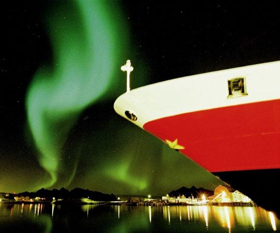 Und während es im Sommer in Nordnorwegen überhaupt nicht dunkel wird, erleben Sie bei dieser Reise über den Jahreswechsel die Polarnacht, die in Bodø vom 15. bis 29. Dezember, in Tromsø vom 27.