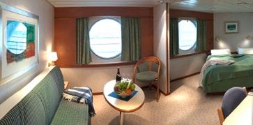 zeigen, zu filmen, zu fotografieren... Doch bei einer Reise mit Hurtigruten stehen weder Schiff noch Kabine im Mittelpunkt der Reise, sondern die faszinierende Landschaft und Natur rund um das Schiff.