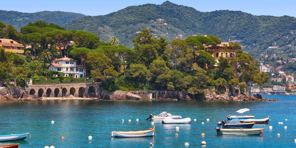 Portofino Portofino ist eine italienische Gemeinde mit 420 Einwohnern (Stand 31. Dezember 2015) östlich von Genua in Ligurien.