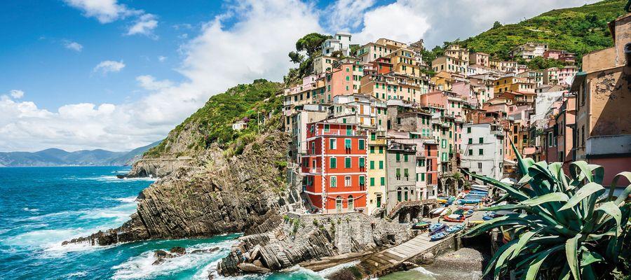 Mit rund 1700 Einwohnern ist Monterosso der größte Ort der Cinque Terre. Hier befinden sich die meisten Hotels, Restaurants und Geschäfte.