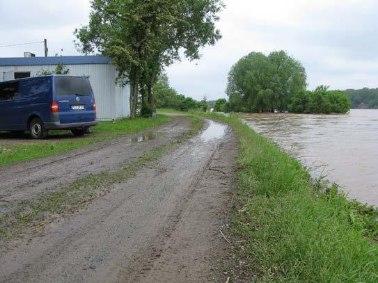 Tabelle Bad Düben Bad Düben, Vereinigte Mulde linkes Ufer Strom-km: 67 Inbetriebnahme 1995 Entnahmesystem mit Schwimmboje Ausrüstung: Meteorologische