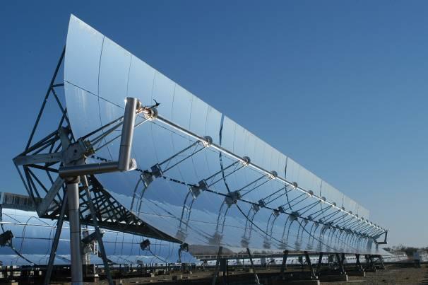 Einführung Der Wirkungsgrad von solarthermischen Kraftwerken wird maßgeblich