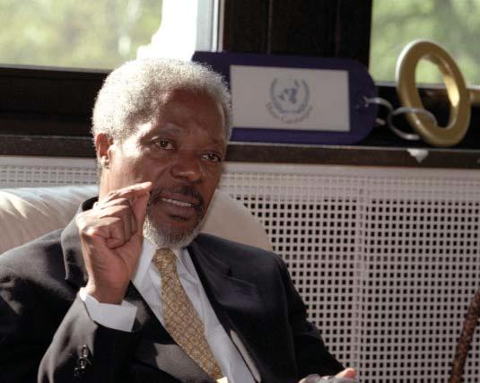 Generalsekretär Kofi Annan beim Besuch des Hauses Carstanjen, Hauptsitz der Vereinten Nationen in Bonn, 18.
