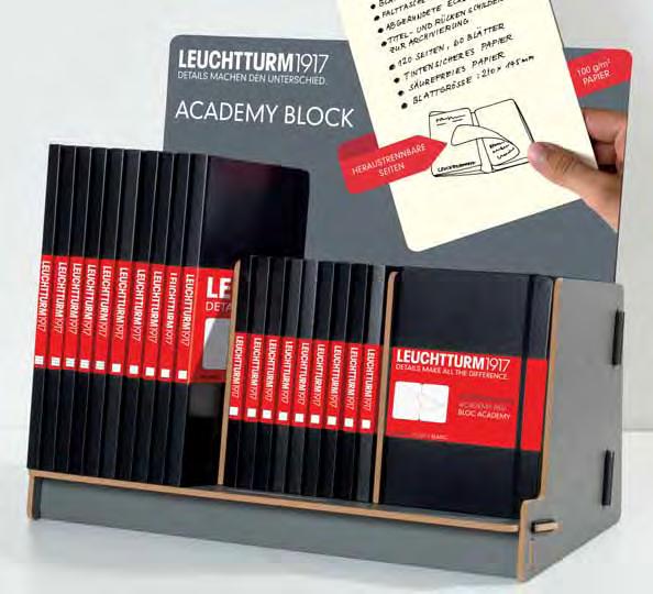 Academy-Block-Display siehe Seite 122 ACADEMY BLOCK Ein Schreibblock mit Understatement. Außen sieht er aus wie ein LEUCHTTURM1917-Notizbuch.