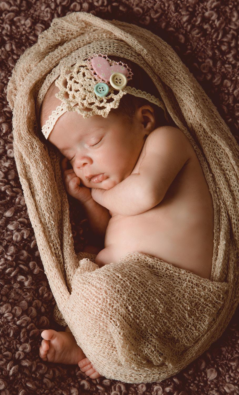 Geboren & Geliebt Verwandt & Verbunden Das Newbornshooting mit ganz viel Zeit und ohne Stress für euch oder euer Baby. Schon in der Schwangerschaft buchen und Termin sichern!