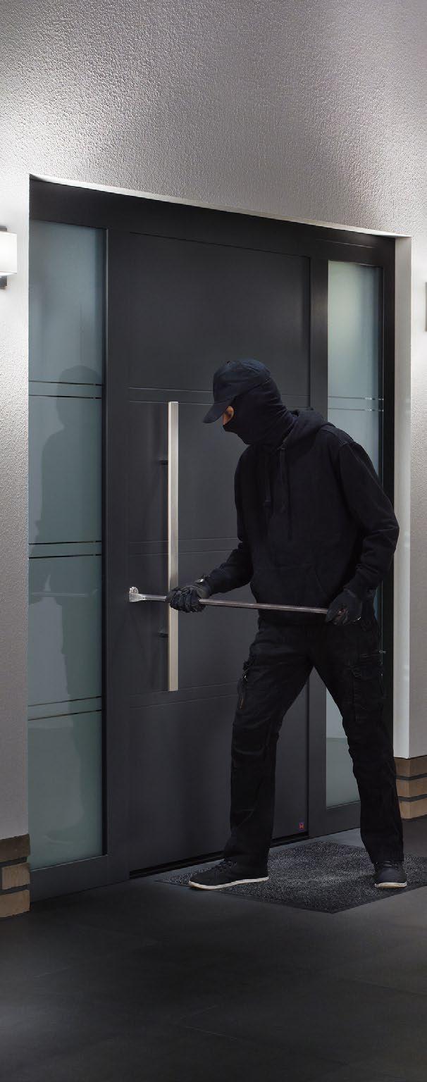 Um so wichtiger ist es, Ihre Haustür mit einem hohen Sicherheitsstandard auszustatten. Denn wenn ein Einbrecher nach ca. 3-5 Minuten nicht erfolgreich ist, bricht er den Einbruchsversuch in der Regel.
