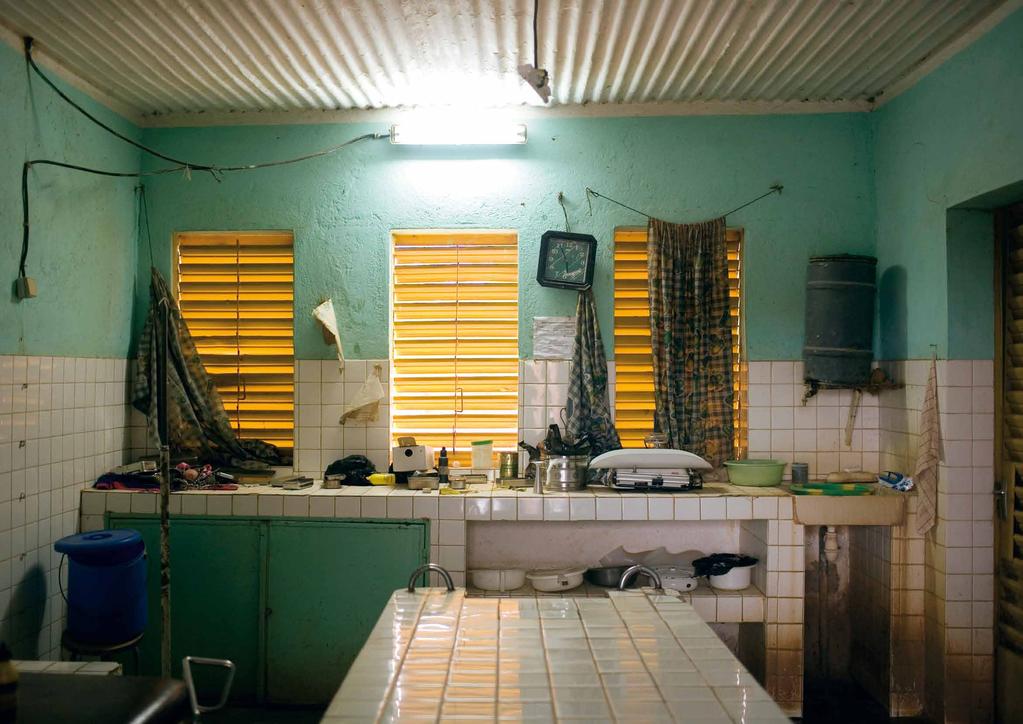 Mängel im gesundheitswesen Die Gesundheitsversorgung in Burkina Faso ist in verschiedener Hinsicht lückenhaft: Die Infrastruktur entspricht nicht den Bedürfnissen, Medikamente, medizinische Geräte