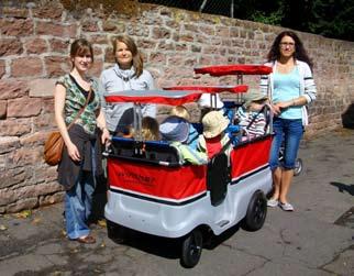 3. Seit Mitte Juni 2011 freuen sich die Wieblinger Heuhüpfer über ihren neuen Kinderbus.
