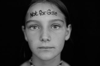 21 Mädchen erklärten sich bereit und konnten ihre Eltern von der Wichtigkeit für die Zustimmung überzeugen. Weitere Schulen werden gesucht. Fotokampagne: Gemeinsam gegen Missbrauch!