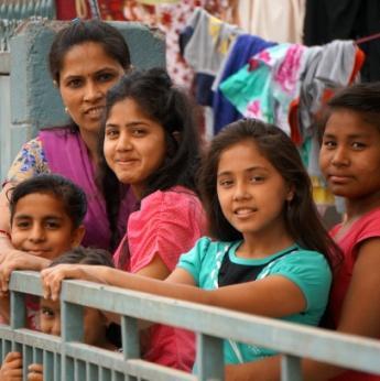 SOS Bahini fördert diese Mädchen durch innovative und nachhaltige Programme. Rescue Foundation Mumbai, Indien www.rescuefoundation.