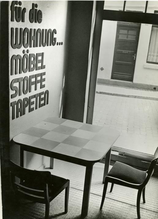 Schlemmer; 1929/30: angestellter Mitarbeiter der Metallwerkstatt, Zusammenarbeit mit Hin Bredendieck und Marianne Brandt 1930 1933: Angestellter einer Möbelfirma in Waldshut; im Anschluss