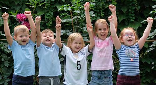 Unser Kindergarten Unser Kindergarten bietet ganztags rund 200 deutschsprachigen und multilingual aufwachsenden Kindern im Alter von zwei bis sechs Jahren