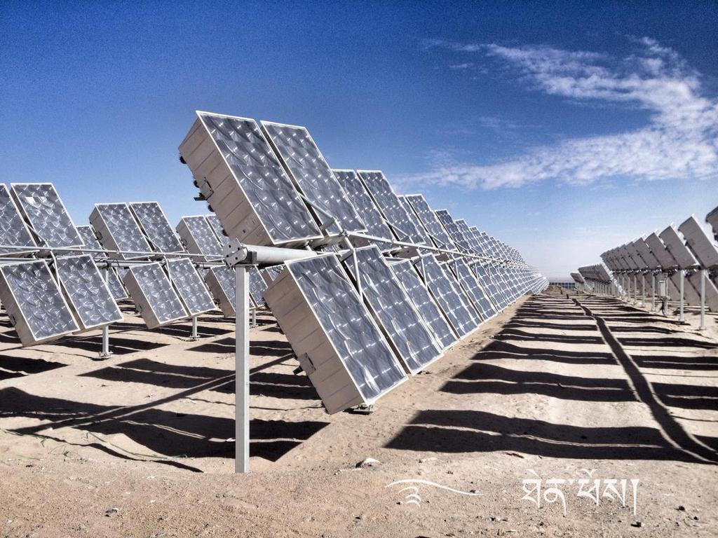 China 60 MW CPV (Concentrated PV) Courtesy Lv Feng 2014 wurden etwa 10 GW installiert ca.