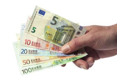 EINKOMMENSTEUER Steuerliche Anerkennung von Unterhaltsaufwendungen für in Italien lebende Angehörige bei Übergabe von Bargeld Bei Unterhaltszahlungen durch Übergabe von Bargeld an